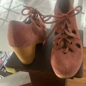 Women's blush suede wood heeled shoes